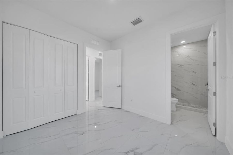 Spacious, unfurnished interior of a new home in , Lehigh Acres (Image 30).