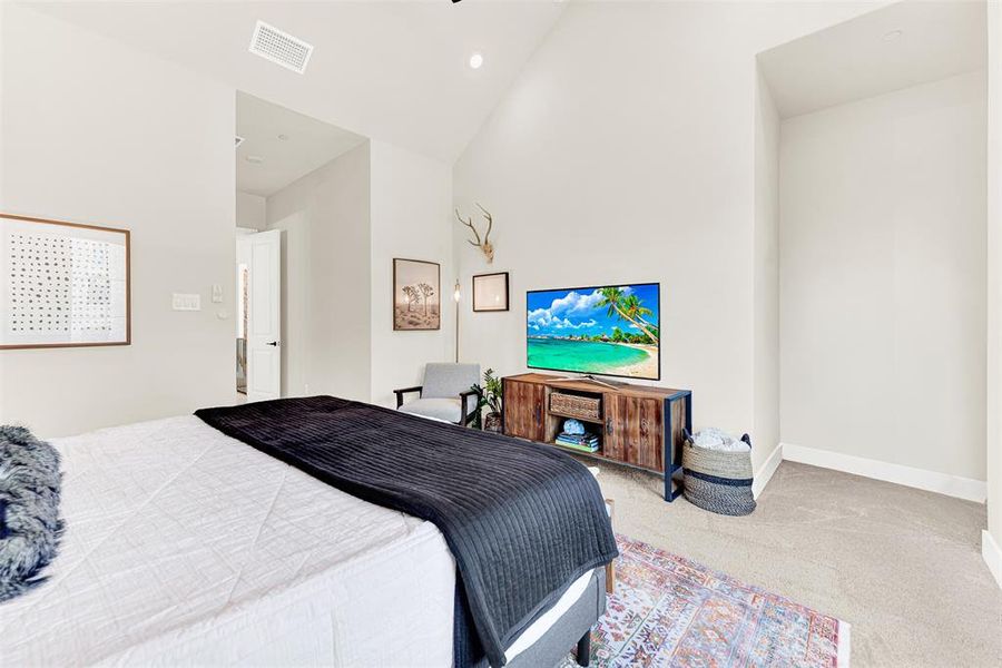 Furnished interior view inside a new home in , Frisco (Image 13).