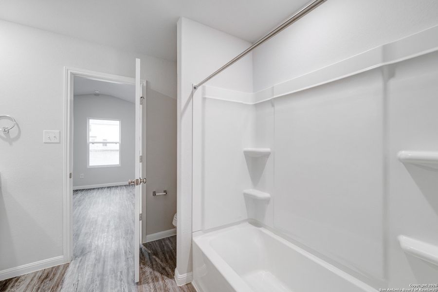 Spacious, unfurnished interior of a new home in The Park, Uvalde (Image 11).