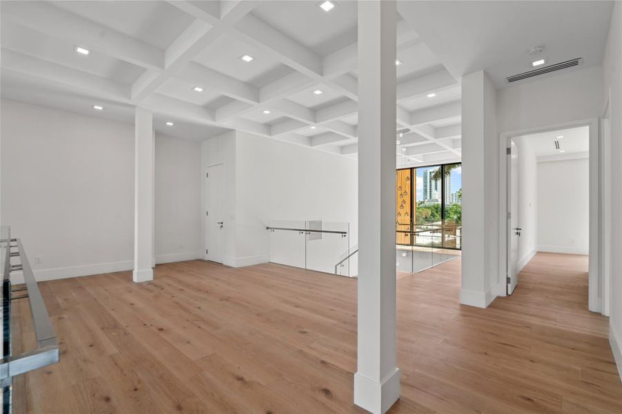 Spacious, unfurnished interior of a new home in , Pompano Beach (Image 29).