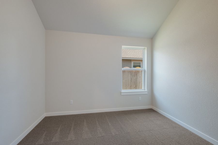 Spacious, unfurnished interior of a new home in Veramendi, New Braunfels (Image 20).