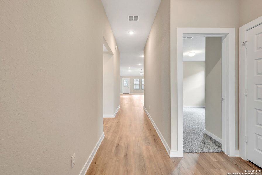 Spacious, unfurnished interior of a new home in Mesquite Ridge, San Antonio (Image 10). Spacious, unfurnished interior of a new home in Mesquite Ridge, San Antonio (Image 10).