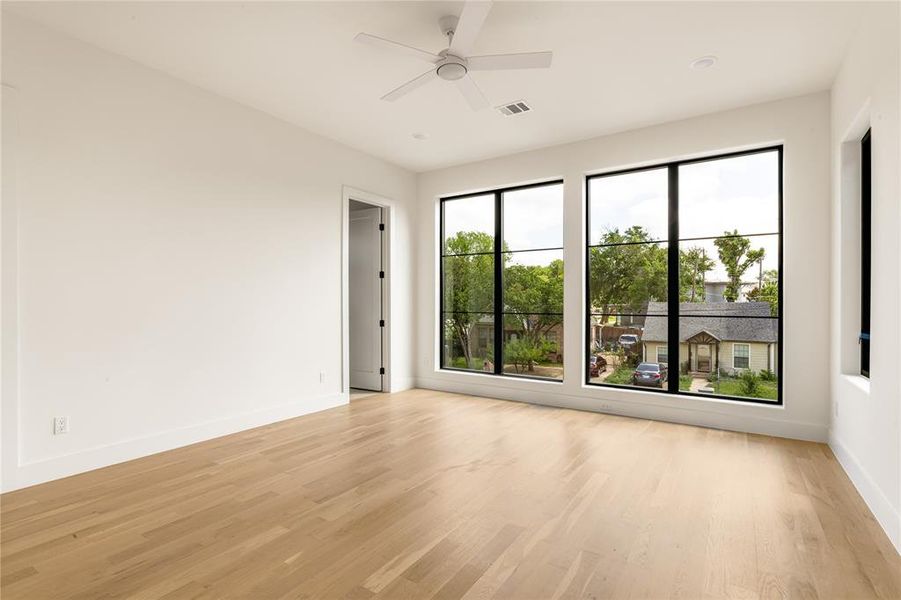 Spacious, unfurnished interior of a new home in , Dallas (Image 22).