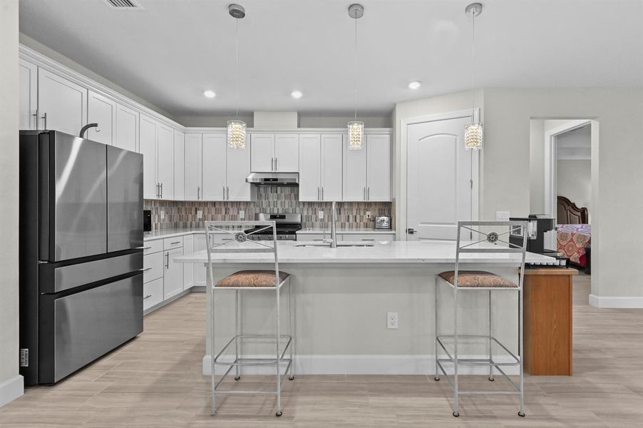 24 Kitchen 02
