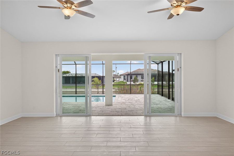 Spacious, unfurnished interior of a new home in Cape Coral, Cape Coral (Image 23).