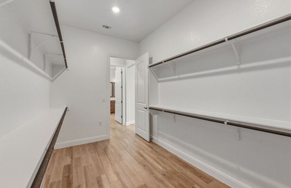 Spacious, unfurnished interior of a new home in Sun City Texas, Georgetown (Image 39).