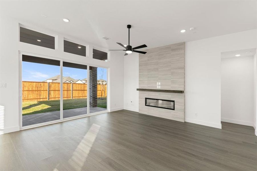 Spacious, unfurnished interior of a new home in Edgewood Creek, Celina (Image 19). Spacious, unfurnished interior of a new home in Edgewood Creek, Celina (Image 19).