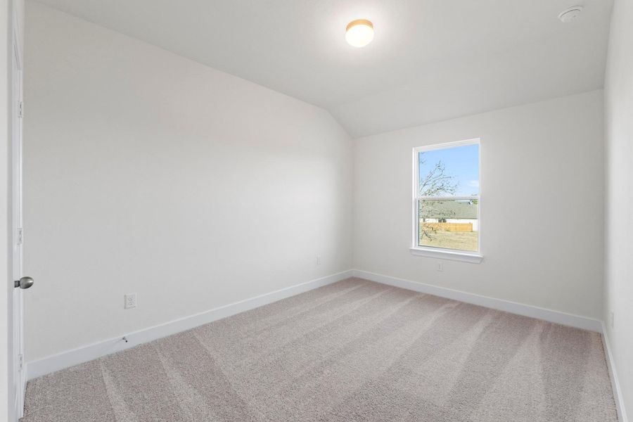 Spacious, unfurnished interior of a new home in Parmer Ranch, Georgetown (Image 27).