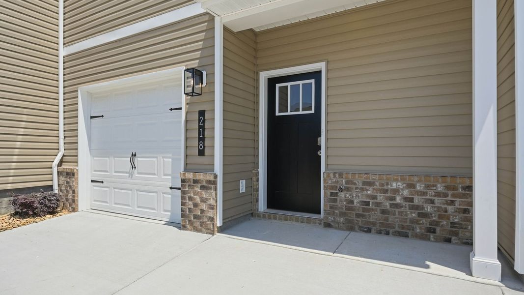 Exterior details and patio area of a home in Cherokee Crossing, Kodak (Image 4). Exterior details and patio area of a home in Cherokee Crossing, Kodak (Image 4).