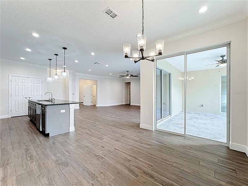 Spacious, unfurnished interior of a new home in , Orlando (Image 48).