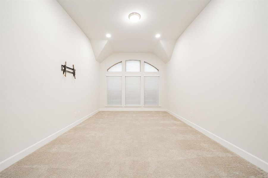 Spacious, unfurnished interior of a new home in Ventana 70', Fort Worth (Image 33).