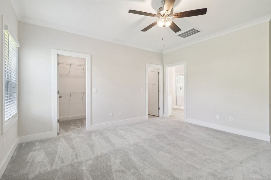 Representative unfurnished interior of a home built from the Sonoma II by Great Southern Homes in Edwards Ridge, Central (Image 29).