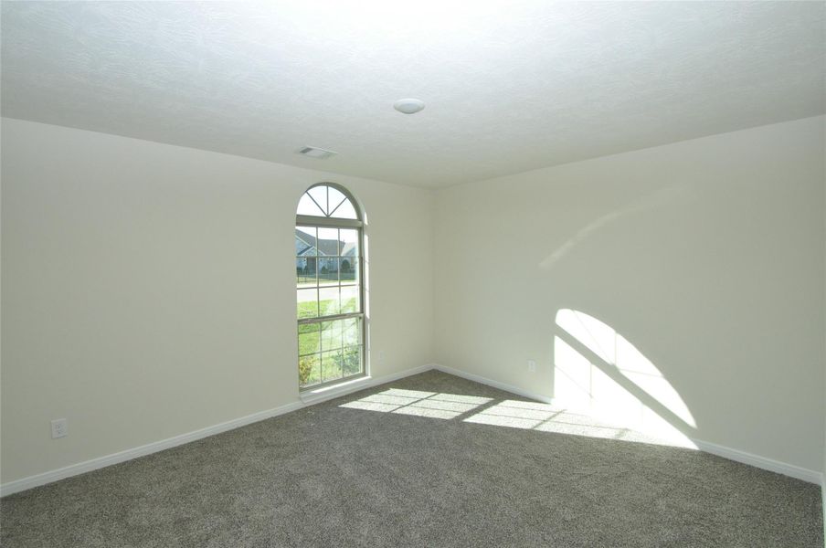 Spacious, unfurnished interior of a new home in Pedregal, League City (Image 21).