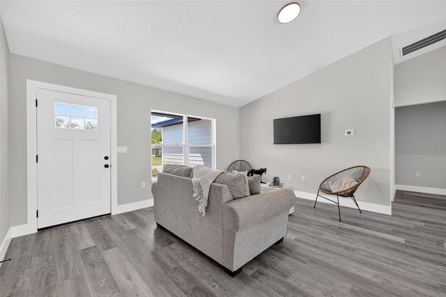 Furnished interior view inside a new home in , Dunnellon (Image 16).