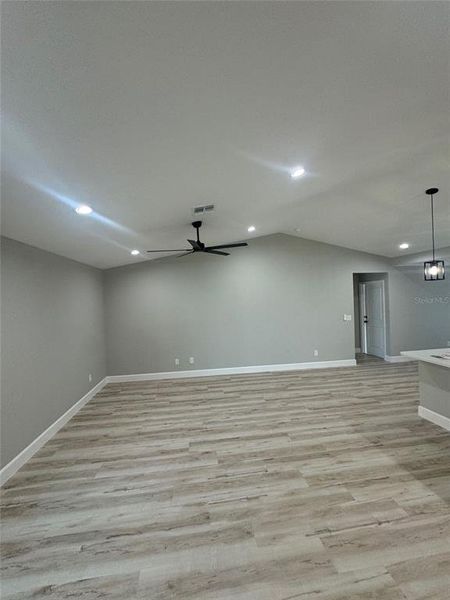 Spacious, unfurnished interior of a new home in , Cape Coral (Image 10).