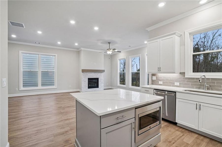 Furnished interior view inside a new home in Aberdeen, Hoschton (Image 11).