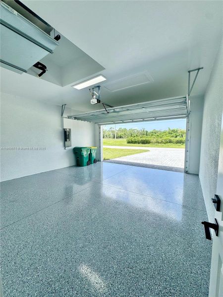 Spacious, unfurnished interior of a new home in , Rotonda West (Image 16).