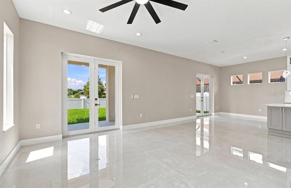 Spacious, unfurnished interior of a new home in , Tampa (Image 28).