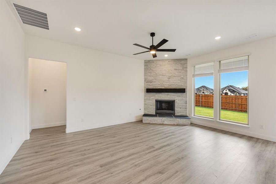 Spacious, unfurnished interior of a new home in Eagle Glen 50, Alvarado (Image 23). Spacious, unfurnished interior of a new home in Eagle Glen 50, Alvarado (Image 23).