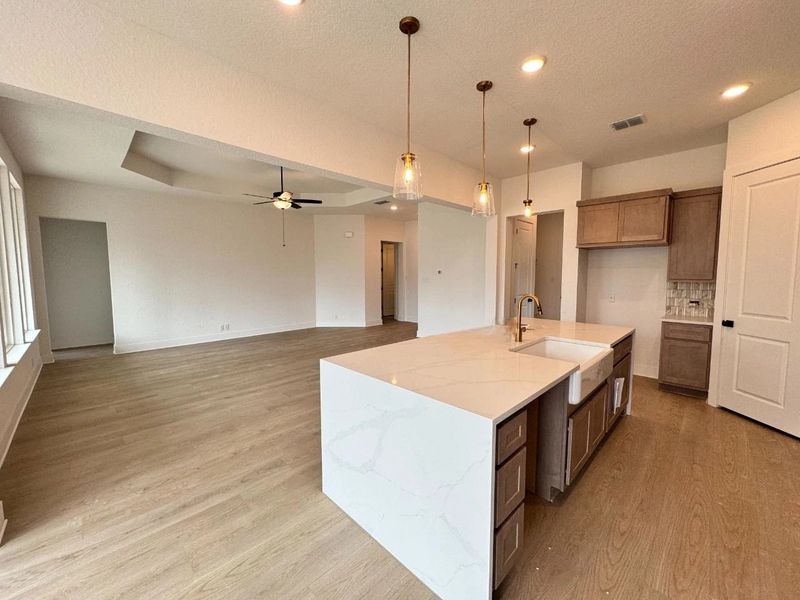 Kitchen, Breakfast, & Family