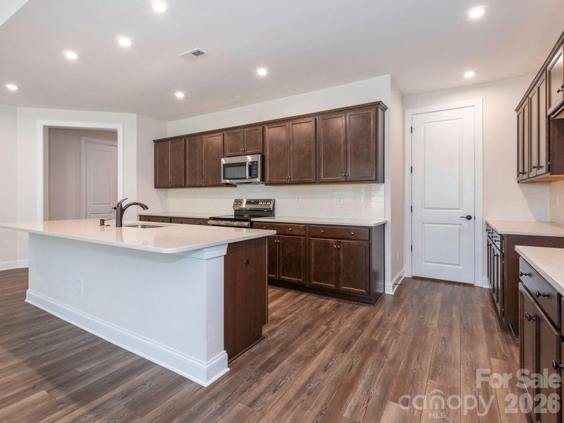 Furnished interior view inside a new home in Cresswind Charlotte, Charlotte (Image 9).