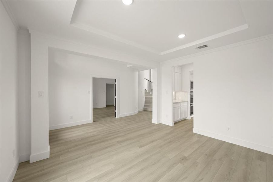 Spacious, unfurnished interior of a new home in High Country, Burleson (Image 21).