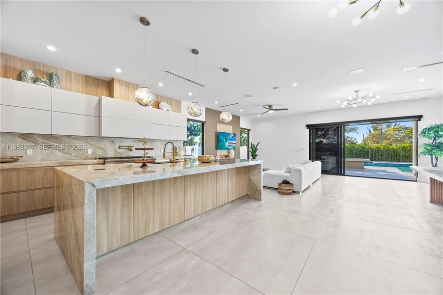 Image 89 of a home in .