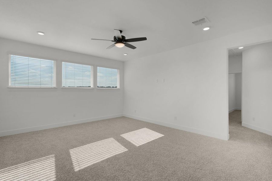 Spacious, unfurnished interior of a new home in Lariat, Liberty Hill (Image 12).