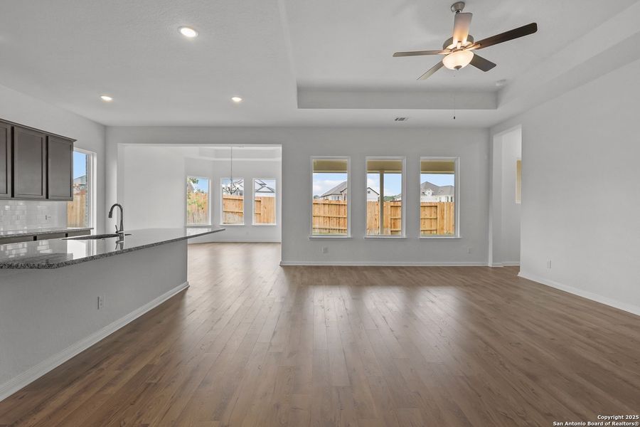 Spacious, unfurnished interior of a new home in Homestead, Schertz (Image 16).