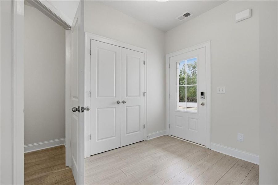 Spacious, unfurnished interior of a new home in , Marietta (Image 28).