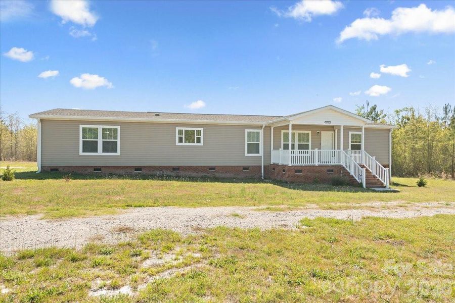Exterior details and patio area of a home in , Bennettsville (Image 24).