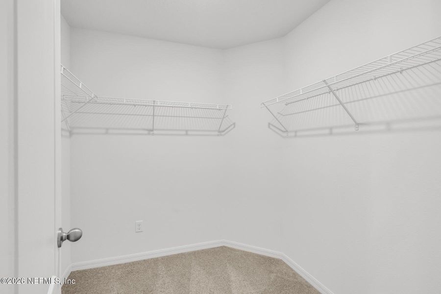 Spacious, unfurnished interior of a new home in Rolling Hills, Green Cove Springs (Image 18).