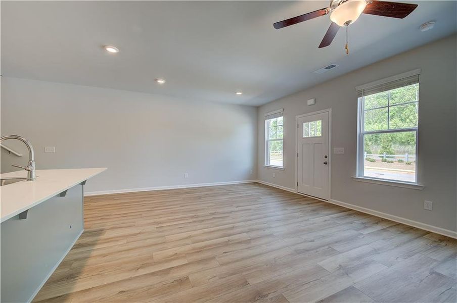Spacious, unfurnished interior of a new home in Avery Landing, McDonough (Image 12).
