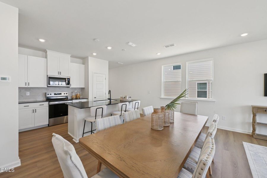 12-web-or-mls-2009 Oakdale Dr-S3103-012