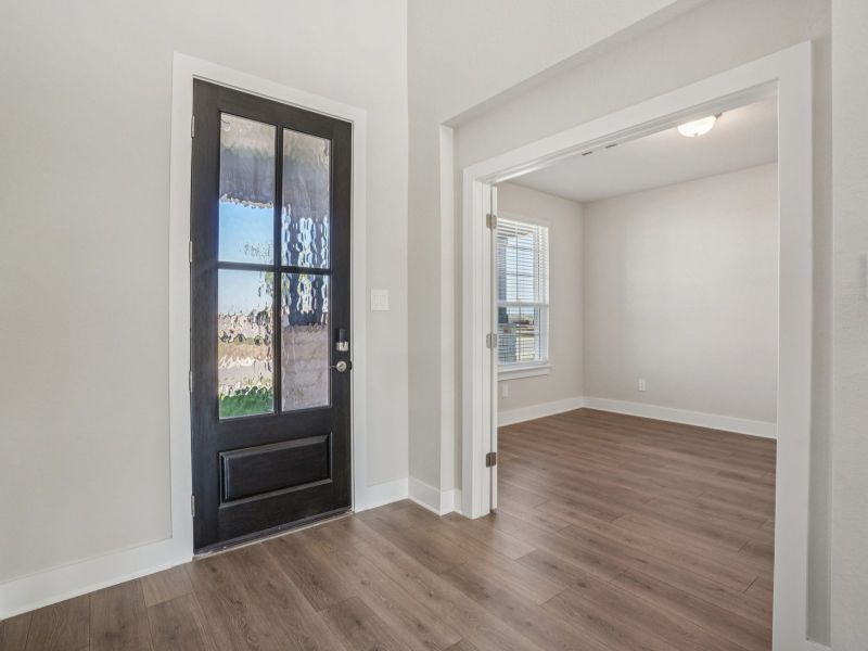 Spacious, unfurnished interior of a new home in Fox Falls, Boerne (Image 17). Spacious, unfurnished interior of a new home in Fox Falls, Boerne (Image 17).