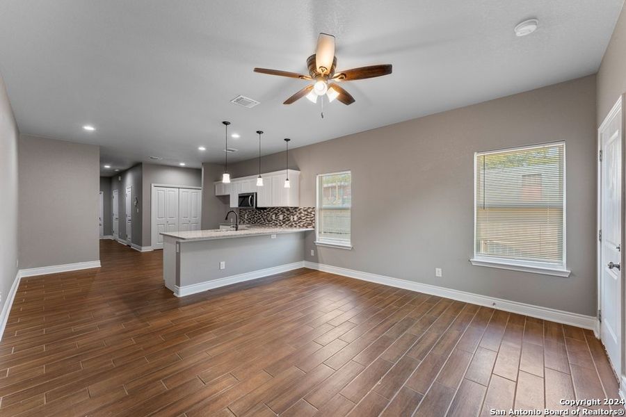 Spacious, unfurnished interior of a new home in , Natalia (Image 13).