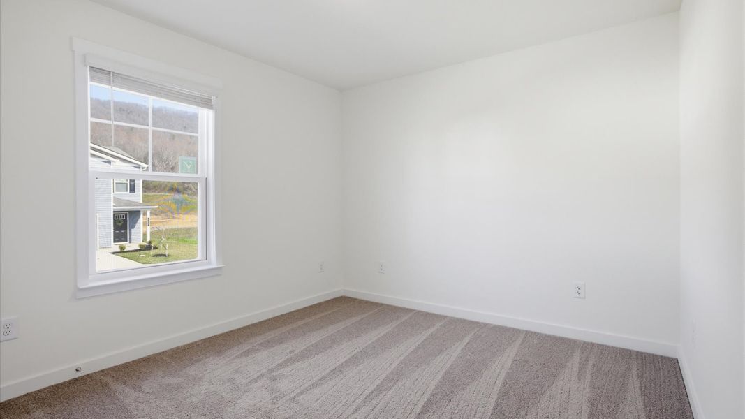Spacious, unfurnished interior of a new home in Emory Creek, Harriman (Image 13).