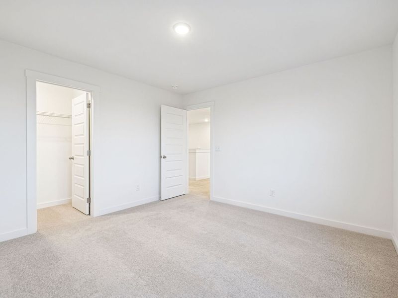 Spacious, unfurnished interior of a new home in Calista Farms, White House (Image 34).