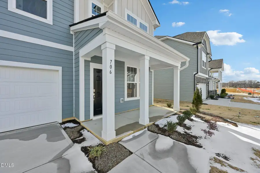 4-web-or-mls-Old Station Pointe-S0502-00