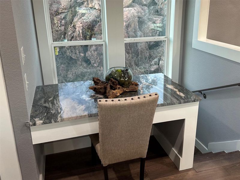 Desk/Office Area Desk/Office Area