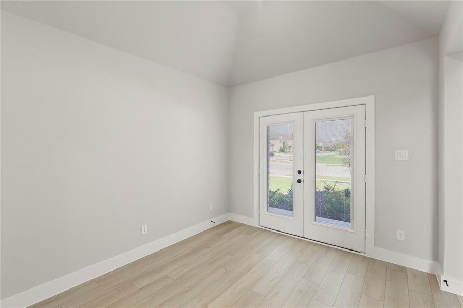 04. 429 Curtiss - Dining