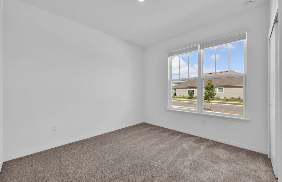 Spacious, unfurnished interior of a new home in Hyland Trail, Green Cove Springs (Image 21).