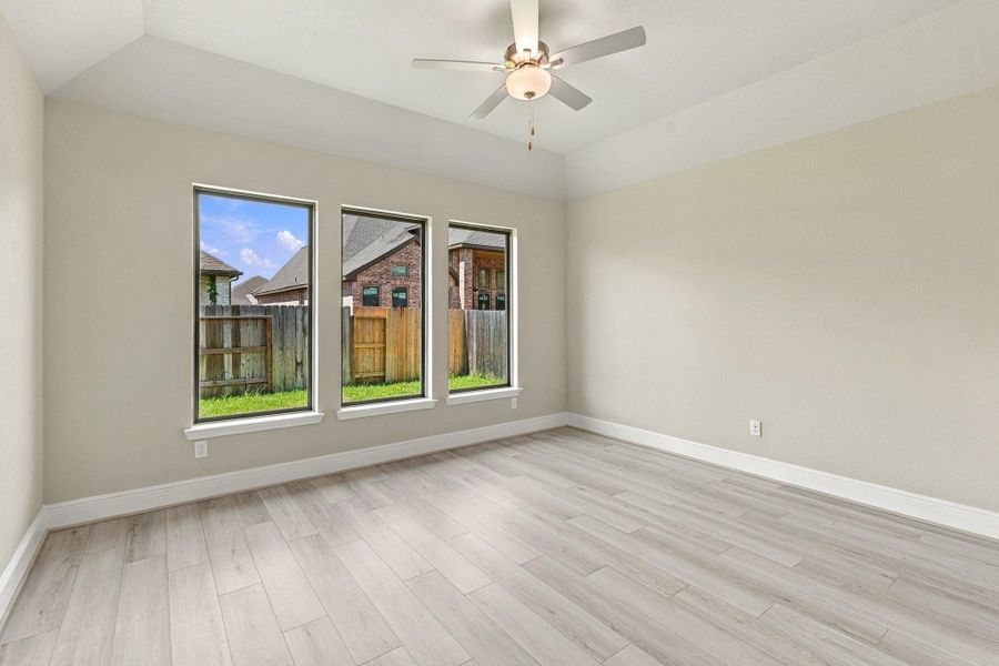 Spacious, unfurnished interior of a new home in Coastal Point, League City (Image 22).