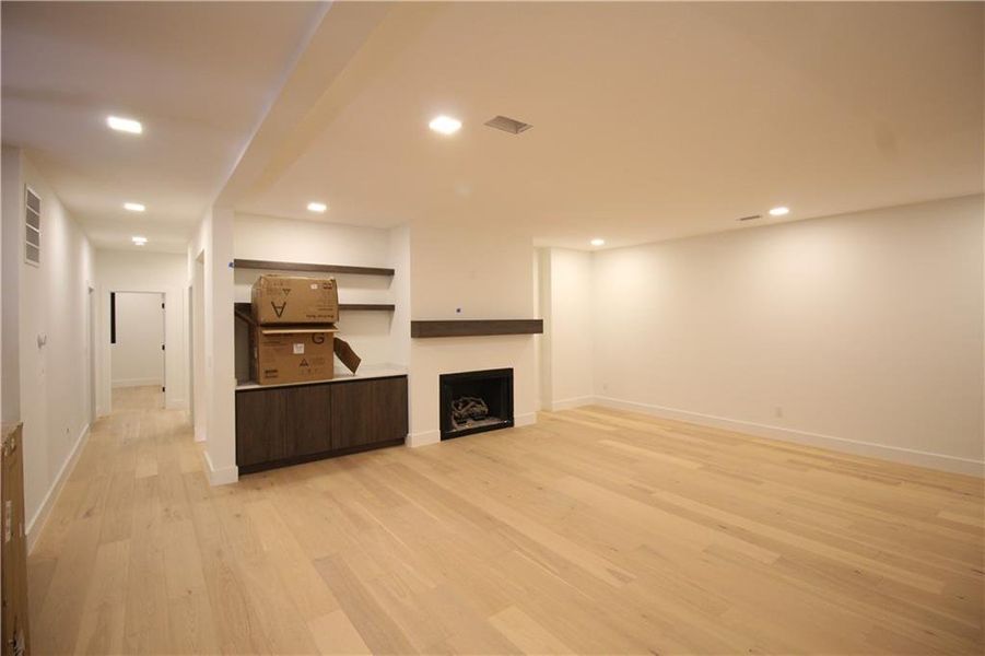 Spacious, unfurnished interior of a new home in , Sandy Springs (Image 43). Spacious, unfurnished interior of a new home in , Sandy Springs (Image 43).