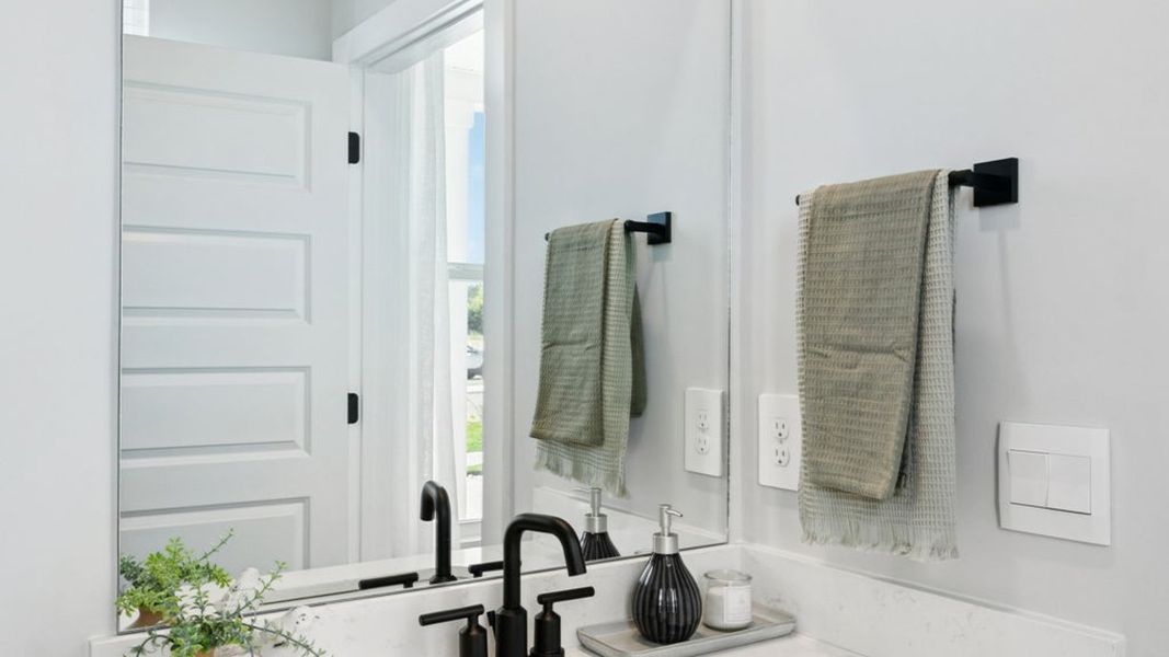 Representative interior finishes for a home built from the IRWIN A by D.R. Horton in Harvest Point, Spring Hill (Image 21).