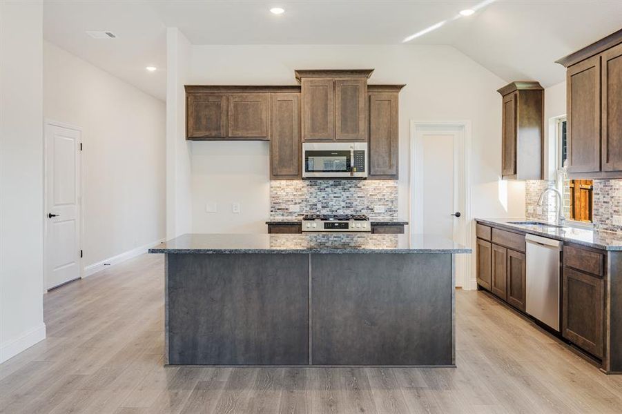 Furnished interior view inside a new home in Maplewood, Glenn Heights (Image 17).