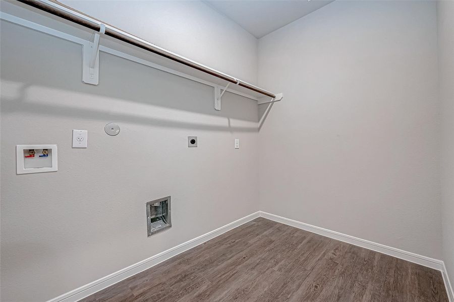 Spacious, unfurnished interior of a new home in Mill Creek Trails, Magnolia (Image 19).