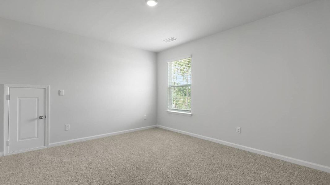 Spacious, unfurnished interior of a new home in Sheep Island, Summerville (Image 19).