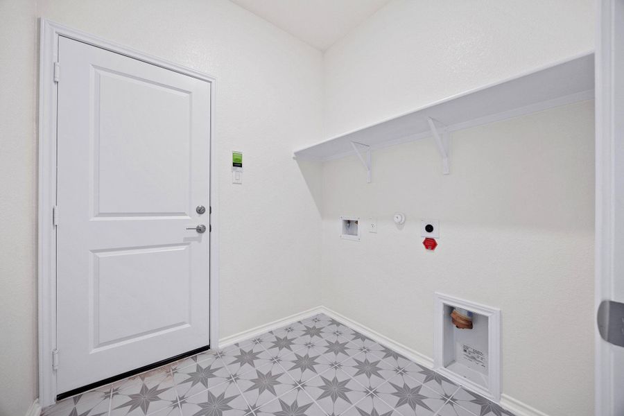 Spacious, unfurnished interior of a new home in Salerno - Classic Collection, Round Rock (Image 17). Spacious, unfurnished interior of a new home in Salerno - Classic Collection, Round Rock (Image 17).