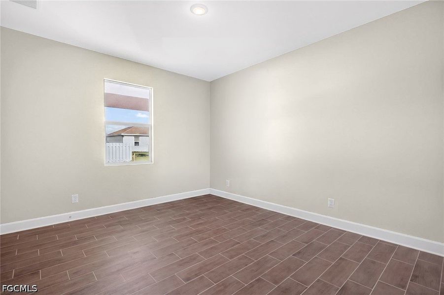 Spacious, unfurnished interior of a new home in Cape Coral, Cape Coral (Image 25).